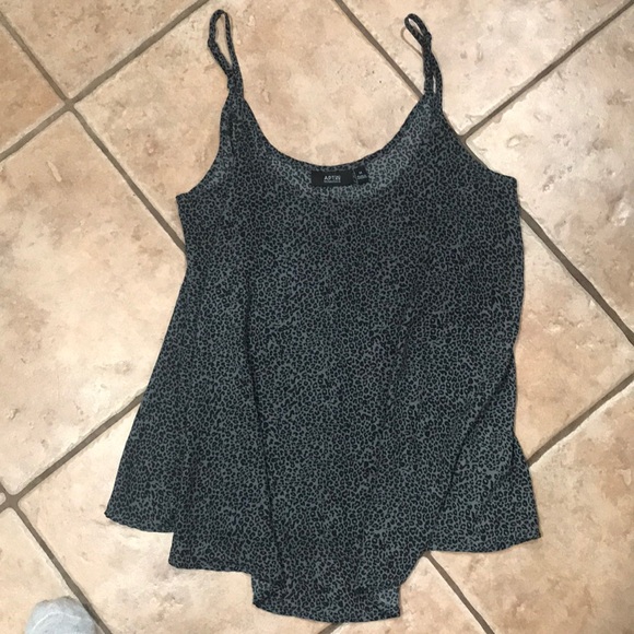 Tank tops - Picture 4 of 7